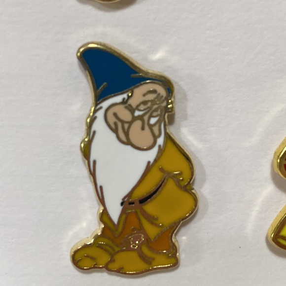 SNOW WHITE DISNEY PIN COMBO - Picture 10 of 16